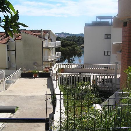 Studio Apartments Fabjanac Trogir Exterior foto
